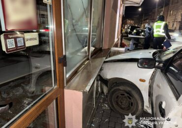 Поліція розслідує обставини смерті чоловіка в Ужгороді, який помер за кермом автомобіля