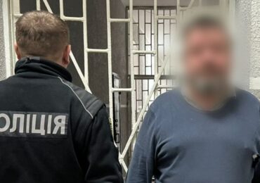 На Мукачівщині чоловік під час сварки поранив сина ножем