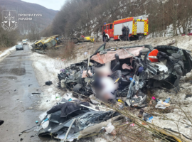 Двоє загиблих і травмована дитина: судитимуть водія вантажівки, що спричинив ДТП на Абранському перевалі