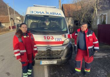 Назустріч швидкій: на Закарпатті врятували 5-річного хлопчика після пожежі