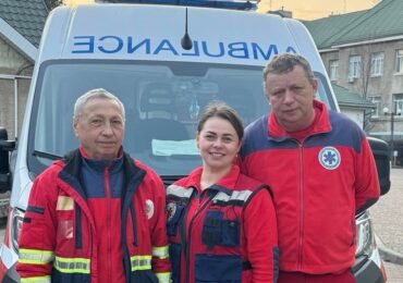 Кілометри відповідальності: як у Закарпатті перевозять найважчих пацієнтів