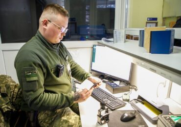 На Закарпатті двоє чоловіків намагалися виїхати за кордон із підробленими документами