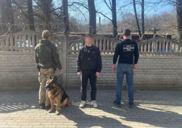 Біля кордону зі Словаччиною затримали іноземця