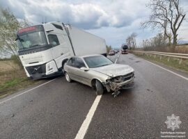 В Ужгороді затримали водія, який ігнорував судові обмеження та влаштував ДТП