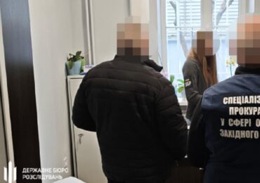 Закупівля пального для військових: на Закарпатті посадовець переплатив майже мільйон гривень