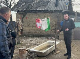 На Закарпатті у Концові виявили низку порушень умов проживання ромів