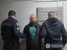 Побив відвідувача та пошкодив майно ресторану: в Перечині поліцейські затримали 30-річного хулігана