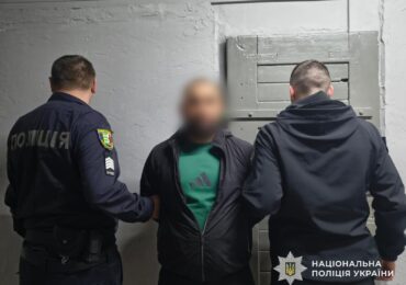 Побив відвідувача та пошкодив майно ресторану: в Перечині поліцейські затримали 30-річного хулігана