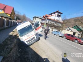 На Рахівщині «швидка» скоїла наїзд на дитину