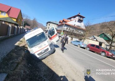 На Рахівщині «швидка» скоїла наїзд на дитину
