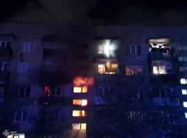 На Тячівщині вогнеборці врятували чоловіка під час пожежі у квартирі