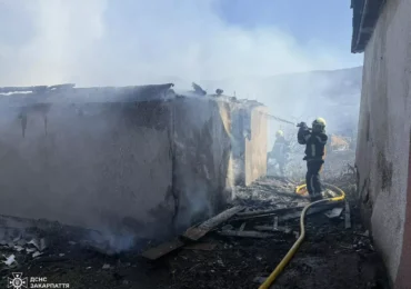 На Берегівщині горіла господарська споруда
