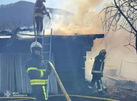 На Хустщині рятувальники ліквідували пожежу в житловому будинку