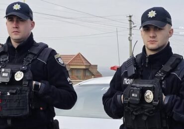 В Ужгороді патрульні допомогли літньому чоловікові, який загубився в місті