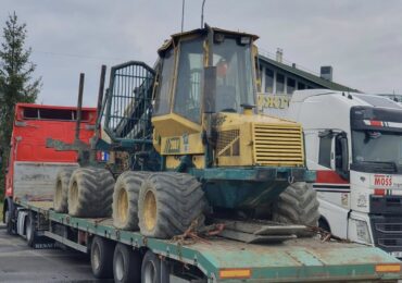 «Гуманітарна» спецтехніка опинилася на складі Закарпатської митниці