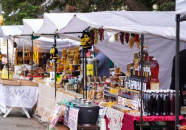 В Ужгороді розпочав роботу Великодній ярмарок