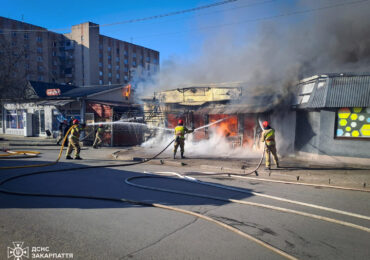 В Ужгороді ліквідували пожежу в магазині поблизу продовольчого ринку