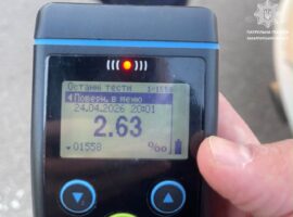 На Закарпатті п’яний водій Opel врізався у відбійник: у крові понад 2,6 проміле