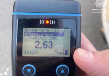 На Закарпатті п’яний водій Opel врізався у відбійник: у крові понад 2,6 проміле