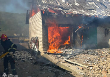 Під час пожежі на Хустщині травмувався 75-річний власник