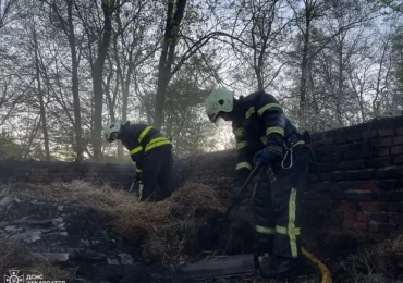 На Хустщині вночі горів хлів: рятувальники врятували житловий будинок