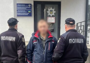 Завдав граблями понад десять ударів: на Закарпатті сталося жорстоке вбивство