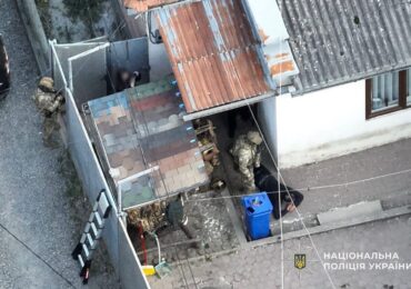 Поповнювали банкомати фальшивими купюрами: на Хустщині викрили шахраїв на 2 мільйони