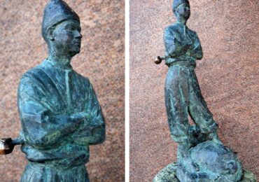 В Ужгороді відкрили міні-скульптуру Юрію Кульчицькому