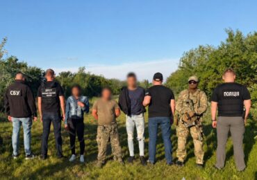 Поліція Ужгородщини затримала трьох підозрюваних у переправленні військовозобов’язаних через кордон