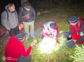 Гірські рятувальники розшукали двох киян на схилах Карпат