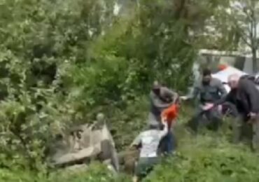 У передмісті Ужгорода сталася ДТП, внаслідок якої легковий автомобіль перекинувся у кювет