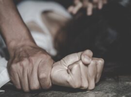 На Мукачівщині поліція затримала зловмисника, який підозрюється у зґвалтуванні неповнолітньої дитини та інших тяжких злочинах