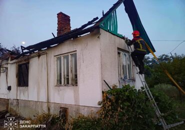 Двоє людей загинули під час нічної пожежі на Хустщині