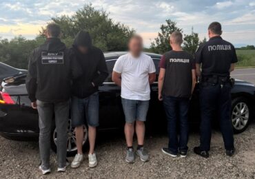 На Закарпатті затримали двох підозрюваних у незаконному переправленні осіб через державний кордон України