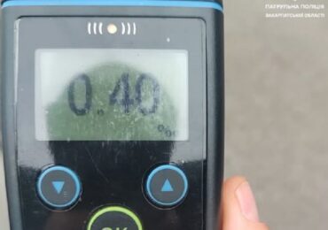 В Ужгороді патрульні затримали нетверезого водія Mercedes без права керування