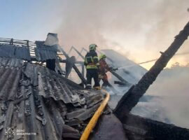 На Хустщині через ймовірне коротке замикання бойлера сталася масштабна пожежа