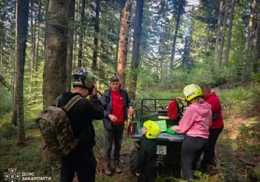 Рятувальники надали допомогу родині з Рівного, яка заблукала в Карпатах
