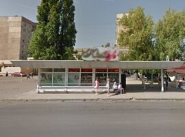 В Ужгороді громада повернула у власність автобусну зупинку