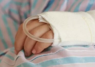 На Закарпатті однорічна дитина отримала опіки гарячою кавою