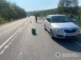 На Закарпатті 26-річна водійка збила велосипедиста: чоловік помер у лікарні