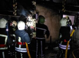 У Мукачеві вогнеборці не допустили поширення пожежі на житловий будинок