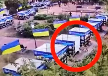 Вітер пошкодив кріплення банерів із портретами полеглих Героїв в Ужгороді