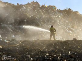 На Закарпатті рятувальники ліквідували пожежу на сміттєзвалищі