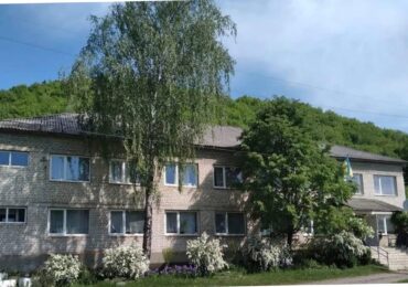 На Ужгородщині через суд зобов’язали оформити документи на дві школи